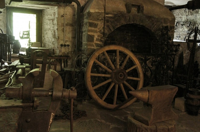 Has John Smith “Crafted” the Industrial Revolution? The Hidden Connection between Family Names and Economic Growth